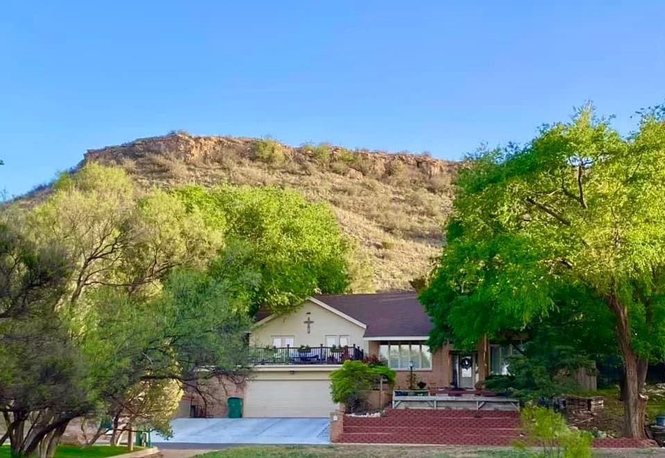 47 S  Lakeshore Dr, Ransom Canyon, TX 79366