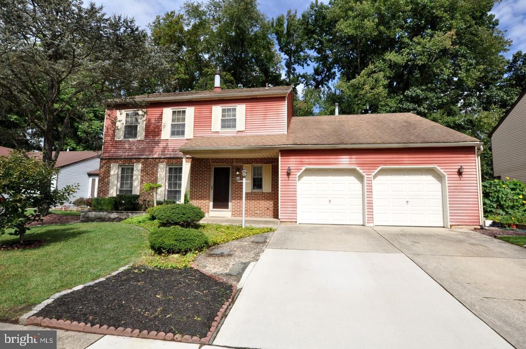 11 Embassy Dr, Cherry Hill, NJ 08002