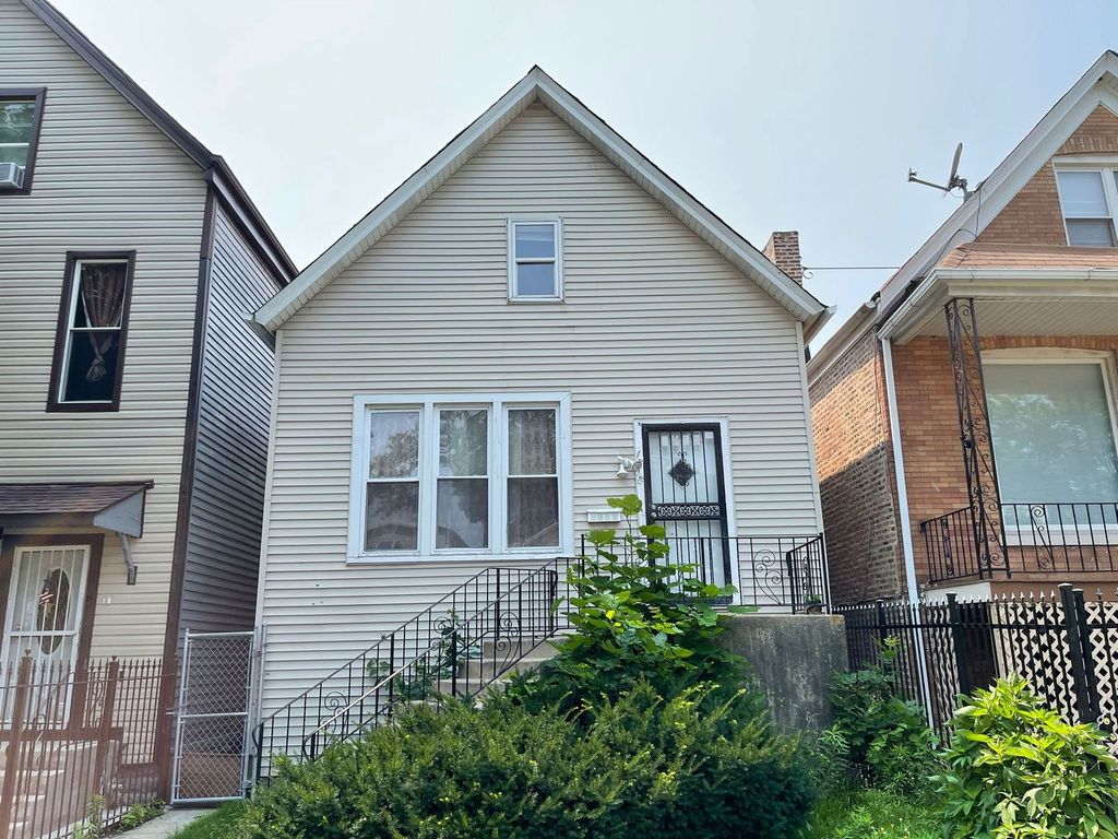7818 S Muskegon Ave, Chicago, IL 60649