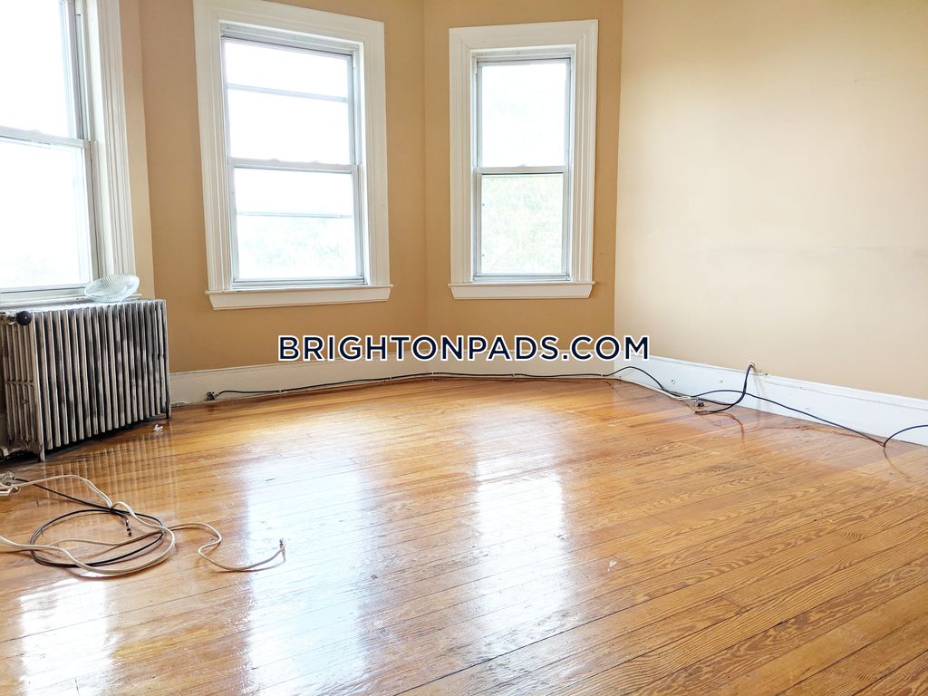 300 Summit Ave 3, Brighton, MA 4 Bed, 1 Bath MultiFamily Home 21