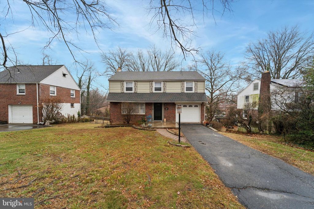 105 Meadowbrook Ln, Brookhaven, PA 19015