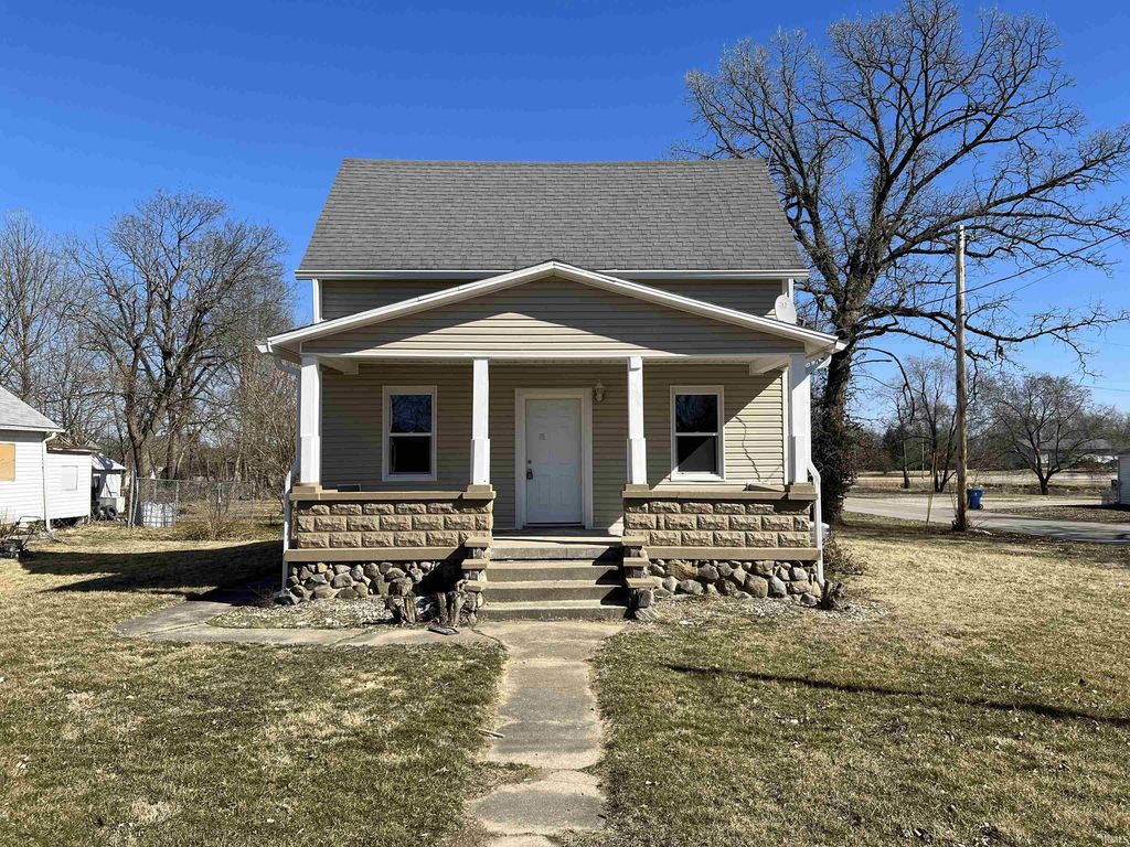 325 S  James St, Goodland, IN 47948