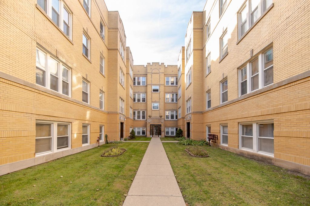 4412 N Saint Louis Ave, Chicago, IL 60625