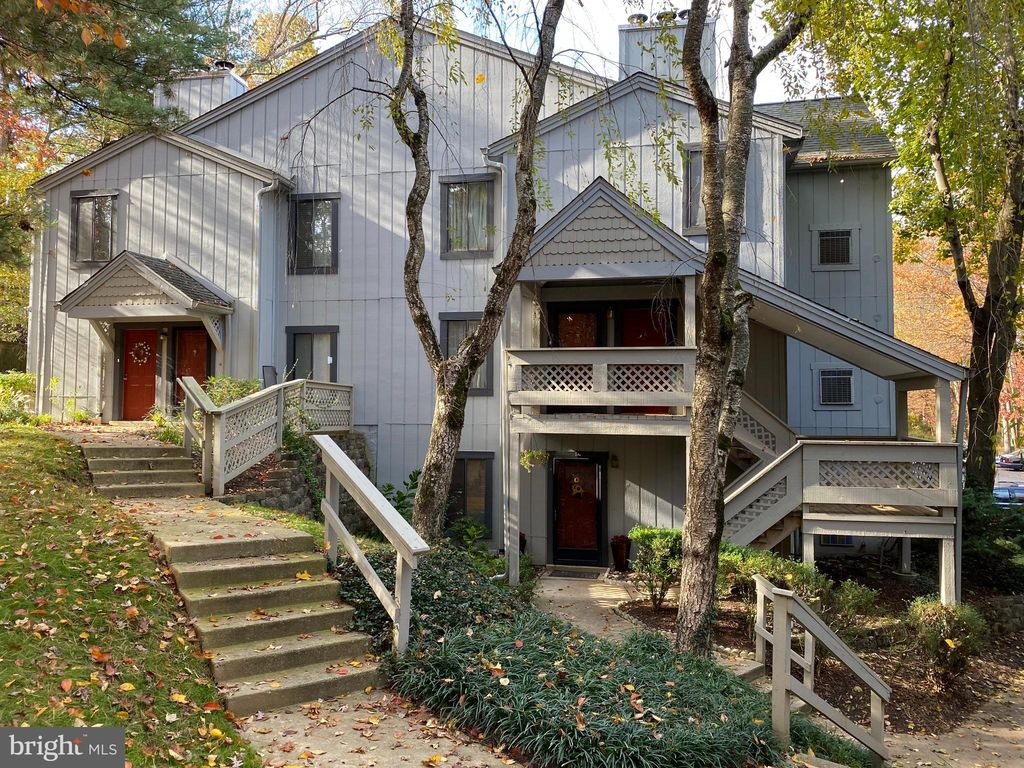 56 Windbrooke Cir #56, Gaithersburg, MD 20879