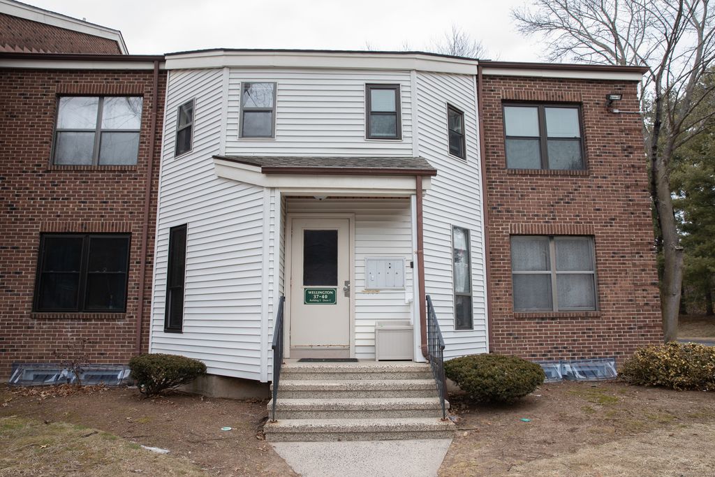 38 Wellington Drive #38, Farmington, CT 06032