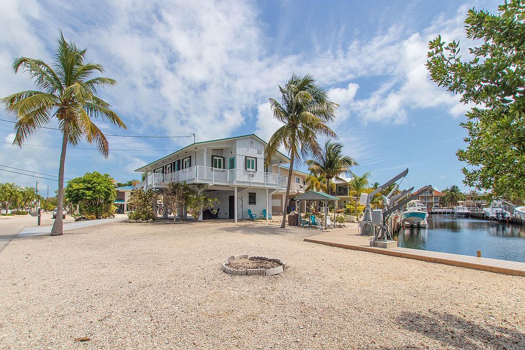 166 Kahiki Dr, Plantation Key, FL 33070