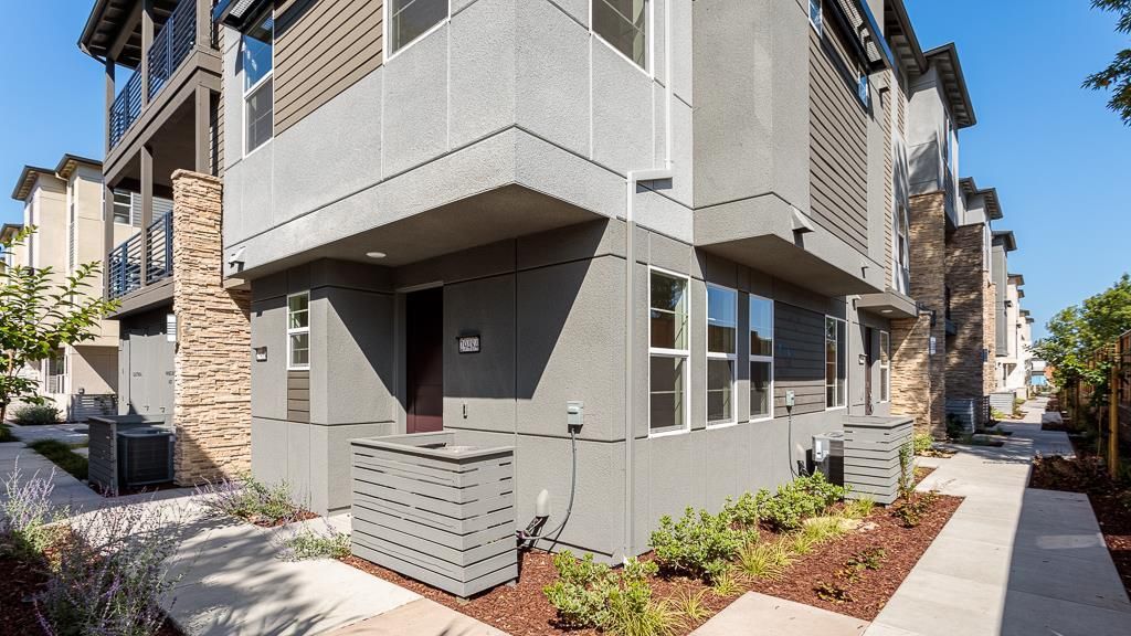 398 Rhythm St, Hayward, CA 94544