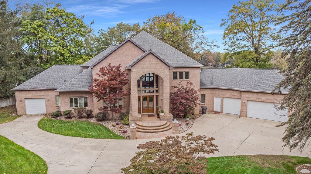 6076 Browns Lake Rd, Jackson, MI 49203