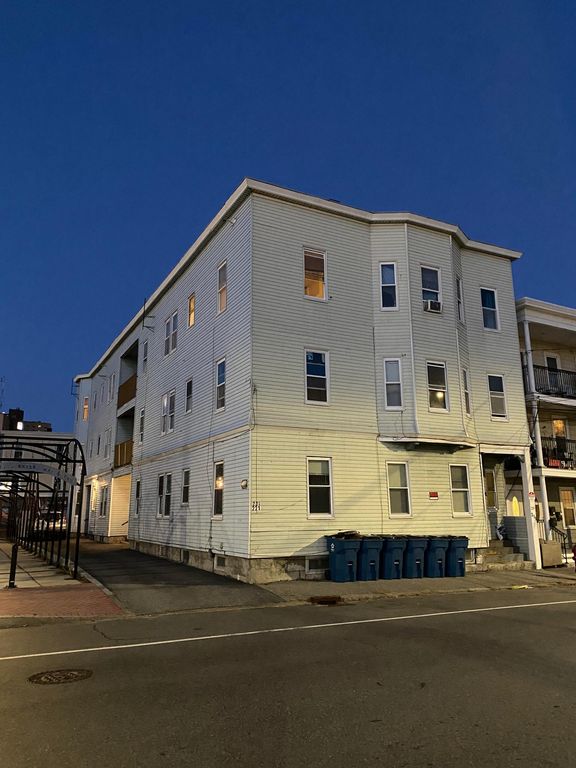 219 Salem St #1, Lowell, MA 01854