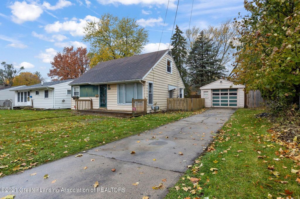3414 Palmer St, Lansing, MI 48910