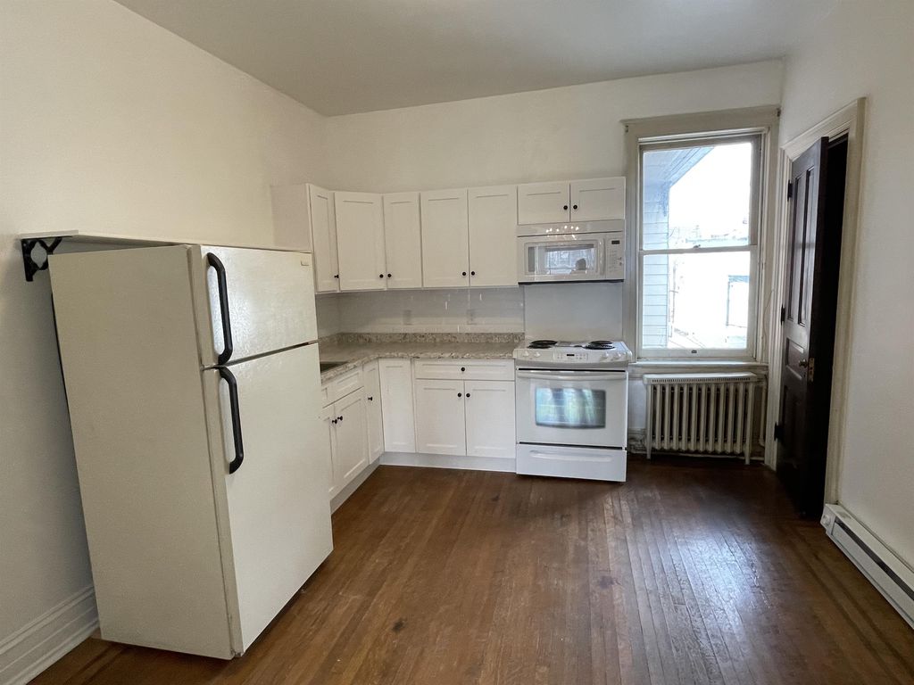 131 E Philadelphia St, York, PA 17401