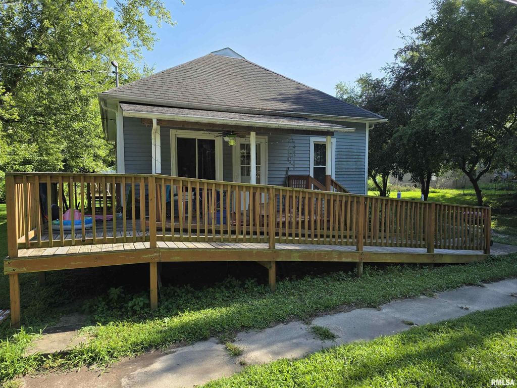 311 W  Main St, London Mills, IL 61544