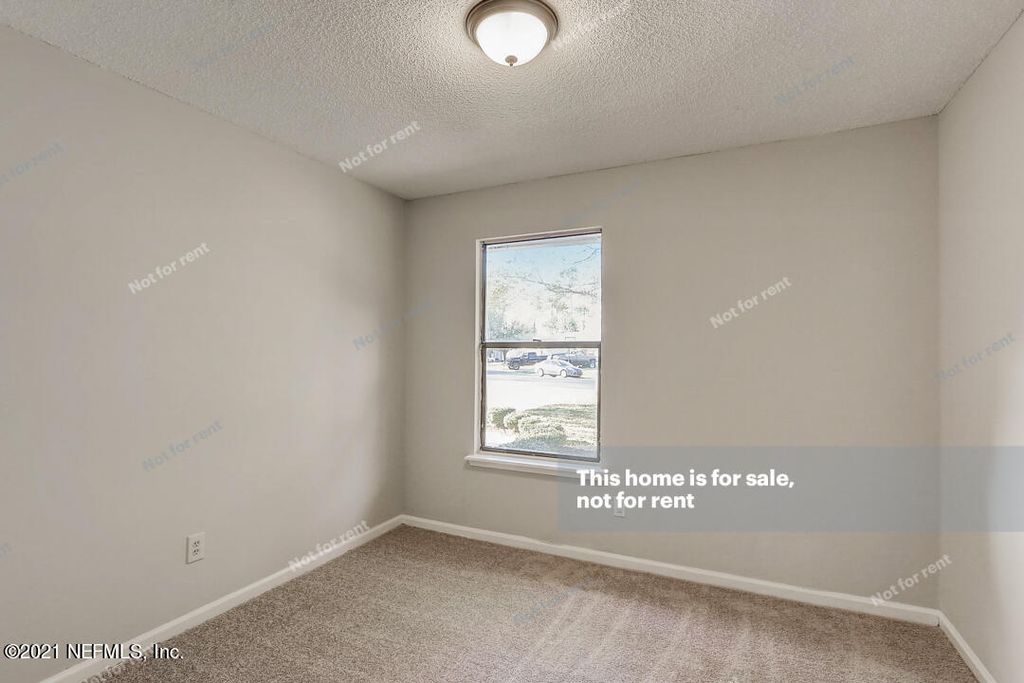 8024 HONEYSUCKLE LN, Jacksonville, FL 32244