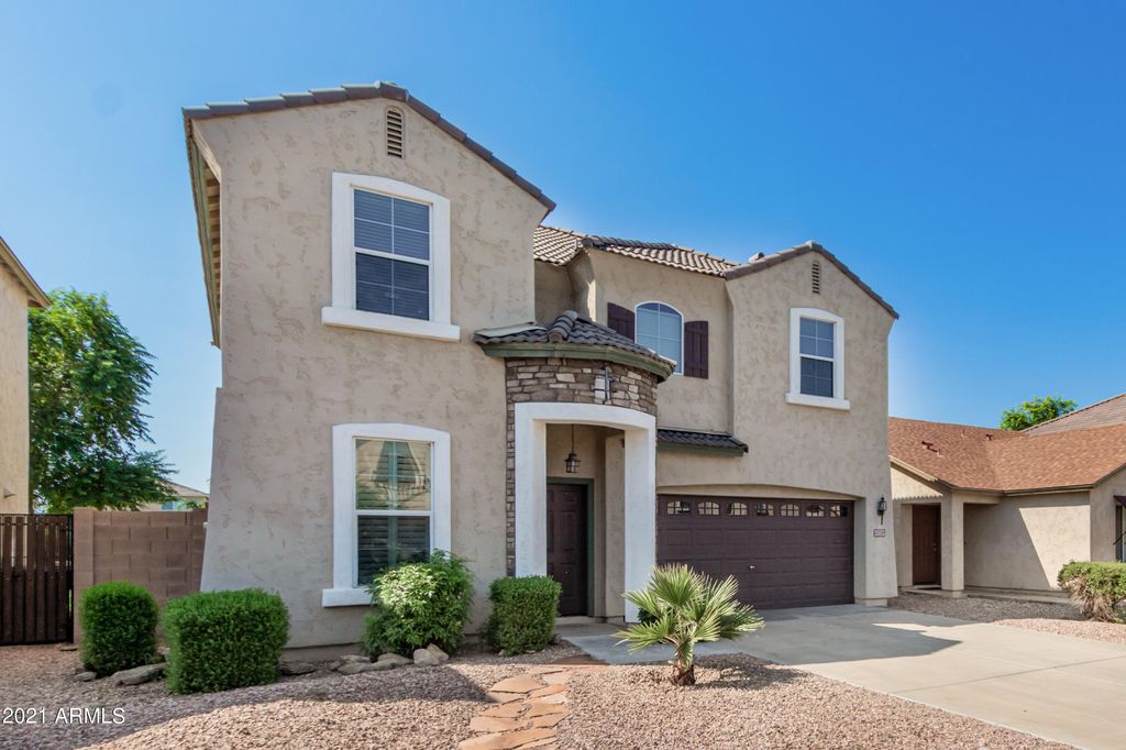4729 E Meadow Land Dr, San Tan Valley, AZ 85140