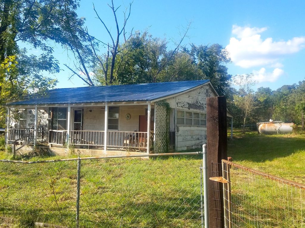 1441 RR 1, Thayer, MO 3 Bed, 1 Bath SingleFamily Home 28 Photos