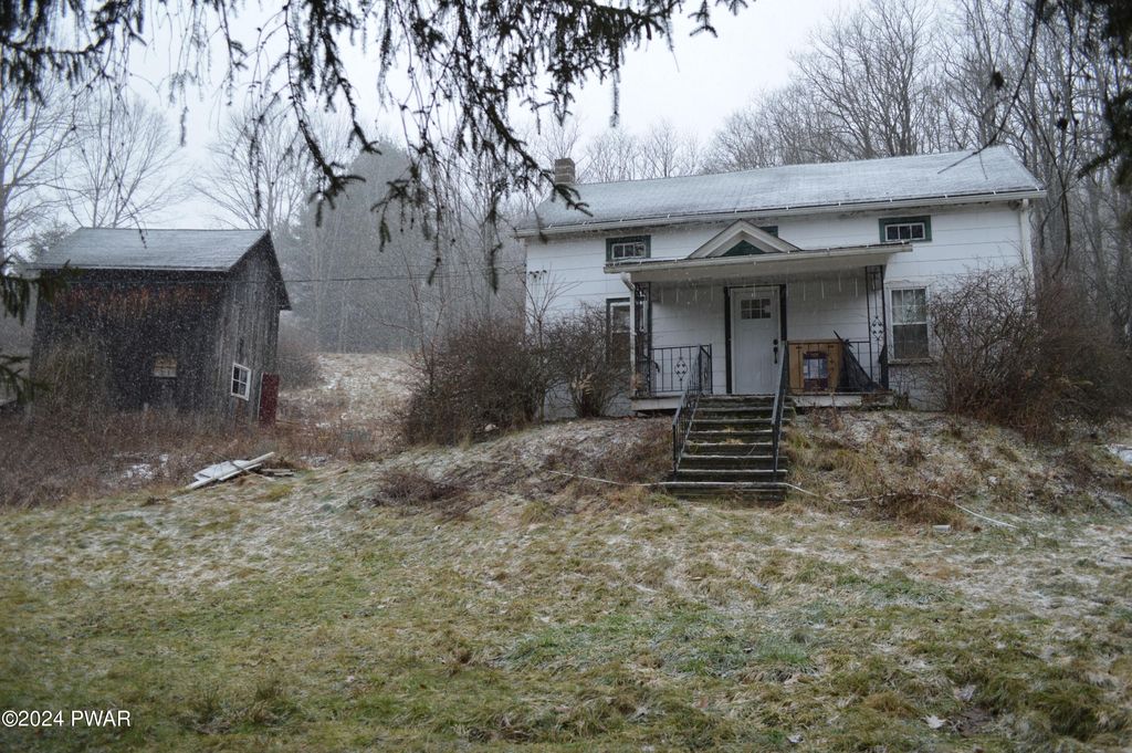 450 Cliff St, Honesdale, PA 18431