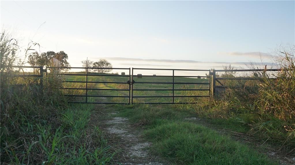 1147 N Farm Road 486, Thorndale, TX 76577