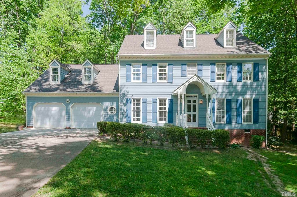 104 Lively Ct E, Cary, NC 27511