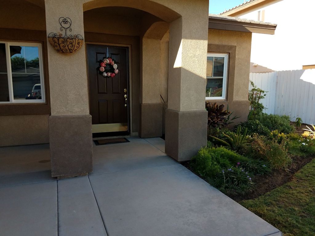 670 Flying Cloud Dr W, Imperial, CA 92251