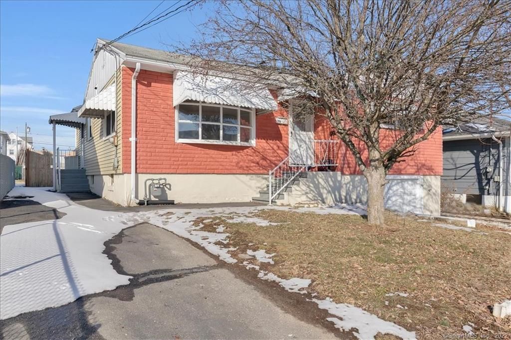 736 Congress Ave, Waterbury, CT 06708