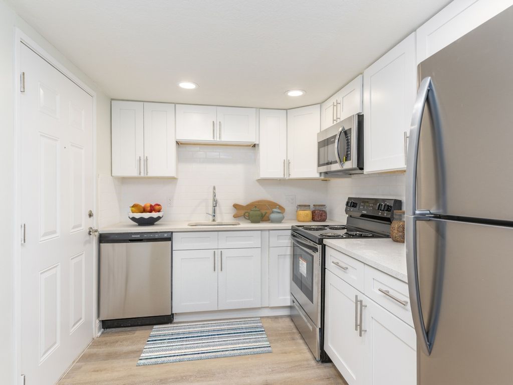 201 Harbor City Pkwy, Satellite Beach, FL 32937