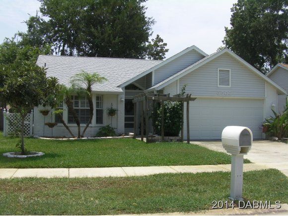 3566 Red Pontiac Dr, Port Orange, FL 32129