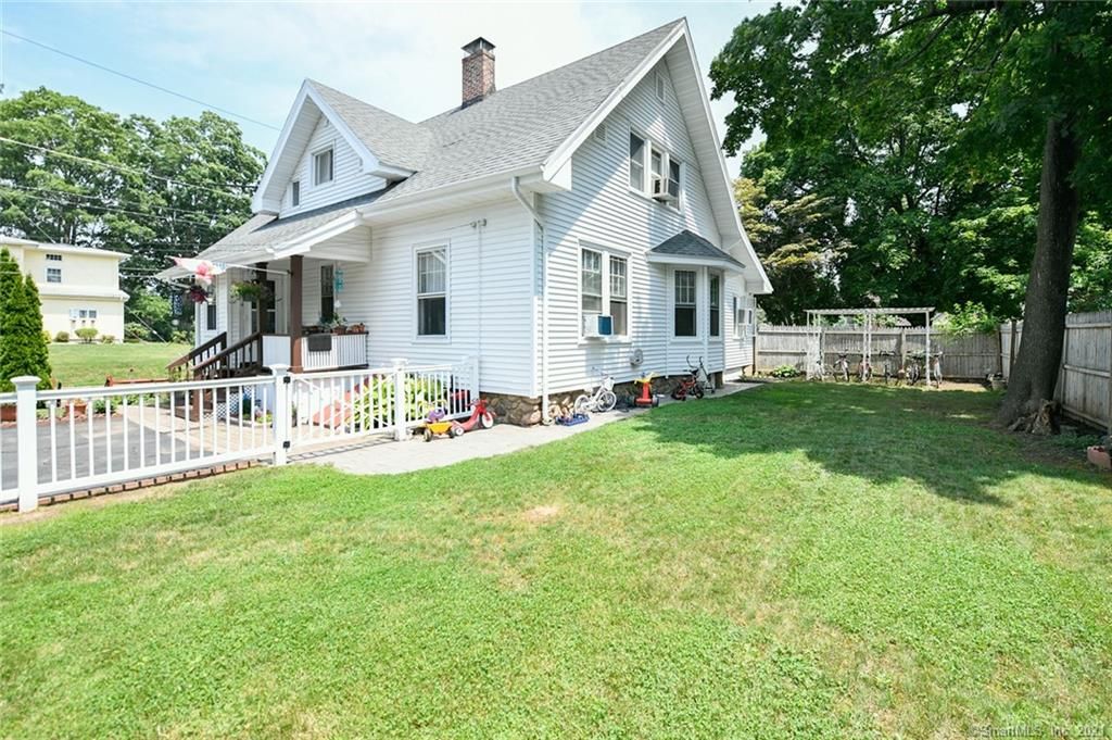 1544 Stanley St, New Britain, CT 06053