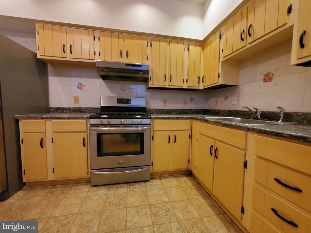 207 N Dupont St, Wilmington, DE 19805