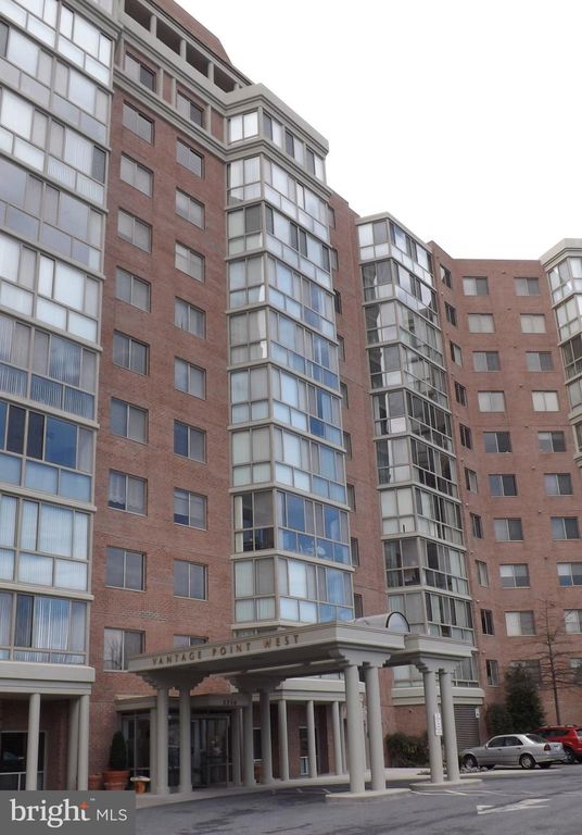 3210 N Leisure World Blvd #207, Silver Spring, MD 20906