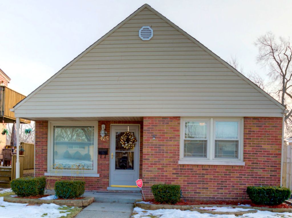 425 51st Ave, Bellwood, IL 60104