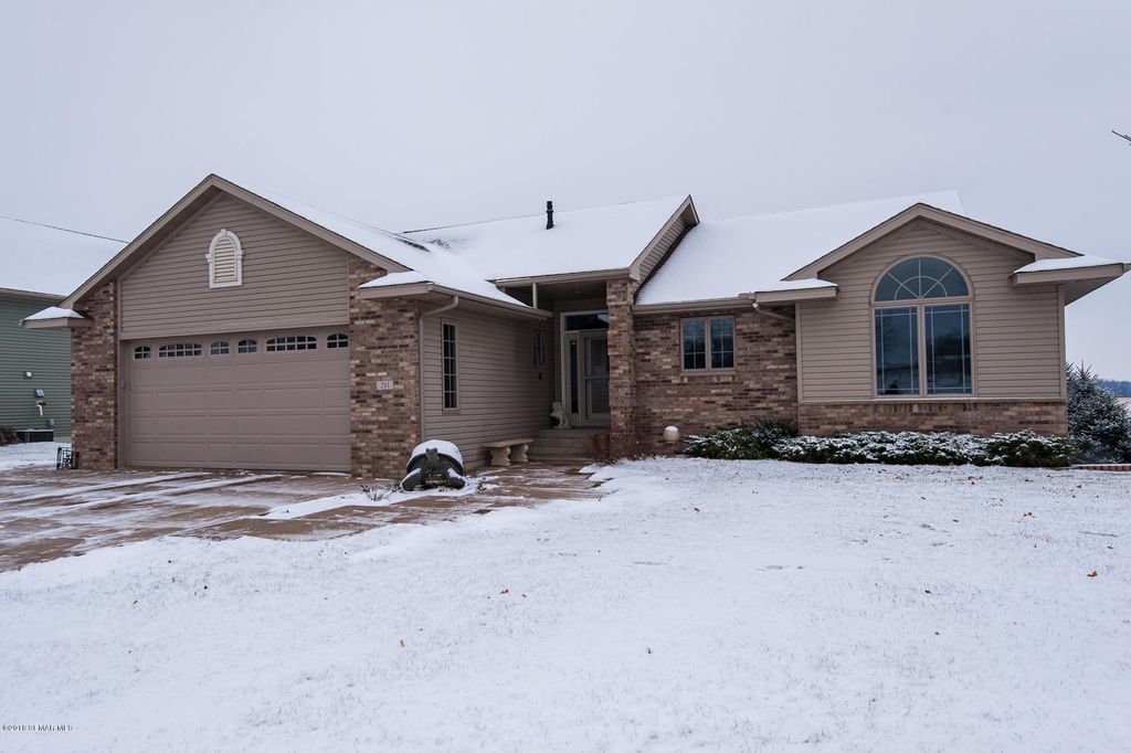 211 Park Dr, Lewiston, MN 4 Bed, 3 Bath SingleFamily Home Trulia