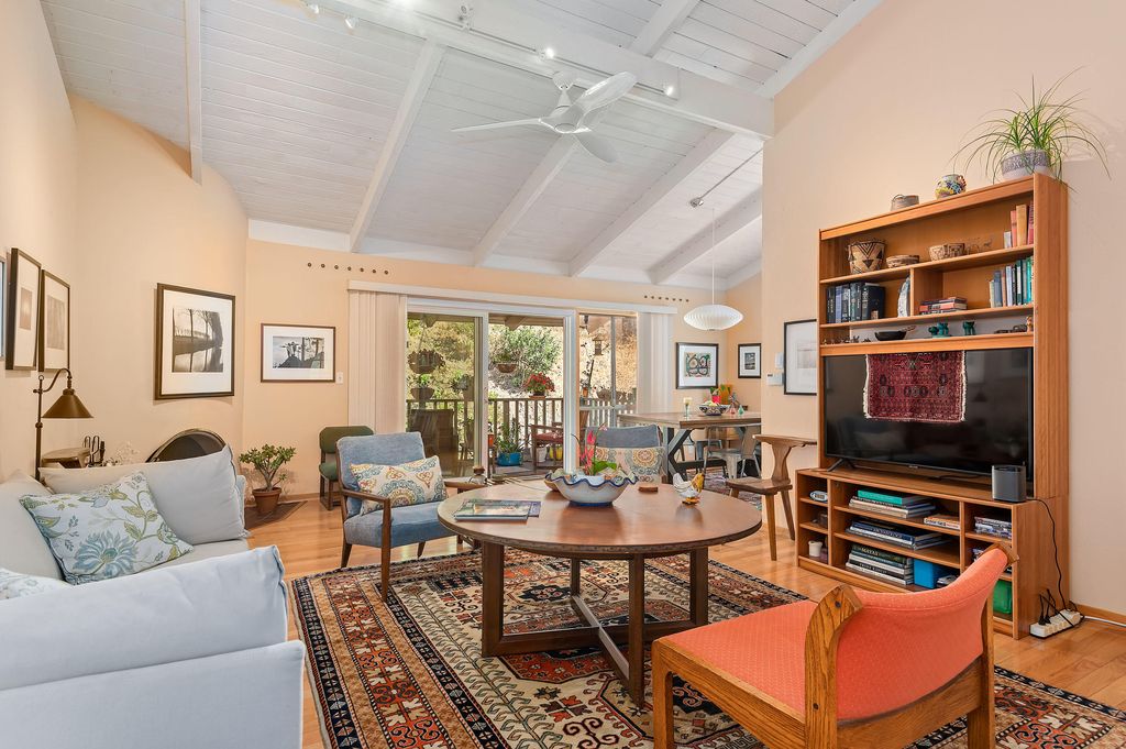 2648 State St #32, Santa Barbara, CA 93105