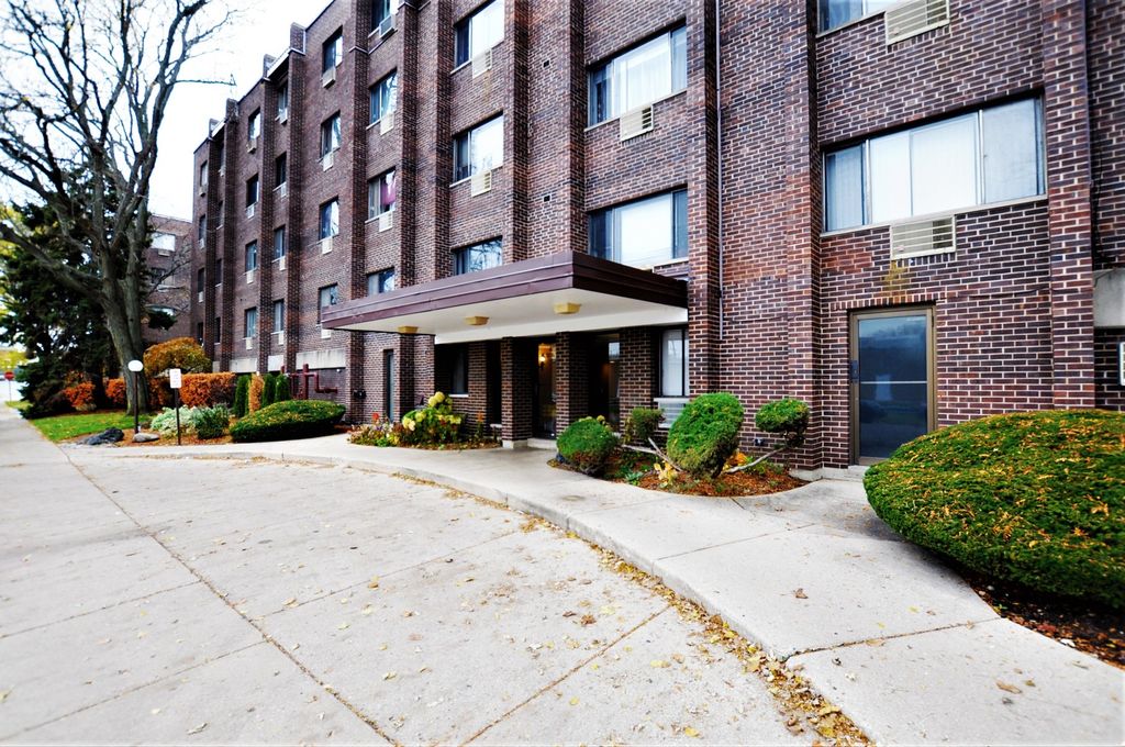 4624 N  Commons Dr #305E, Chicago, IL 60656