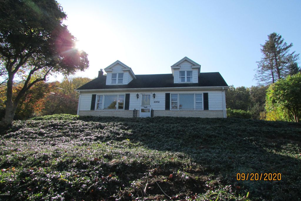 1002 Trevorton Rd, Coal Township, PA 17866 3 Bed, 2 Bath Single