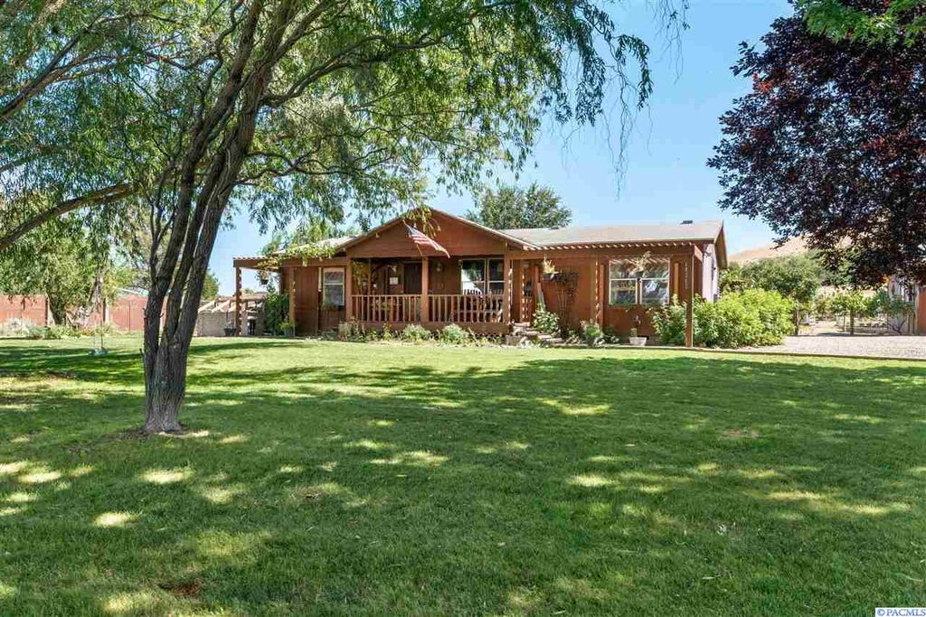 17313 E Ruppert Rd, Benton City, WA 3 Bed, 2 Bath SingleFamily Home