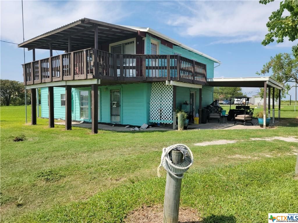 76 Cedar Ln E, Palacios, TX 77465