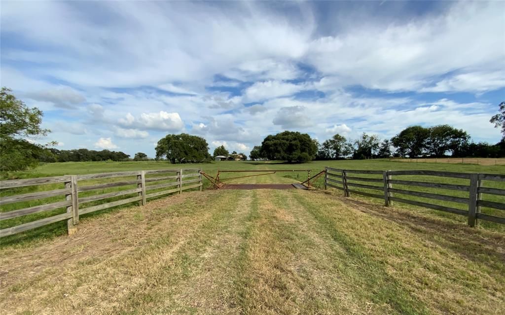 3201 W Highway 21, Lincoln, TX 78948