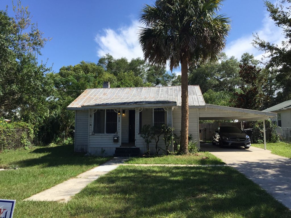 56 E Oak St, Apopka, FL 32703