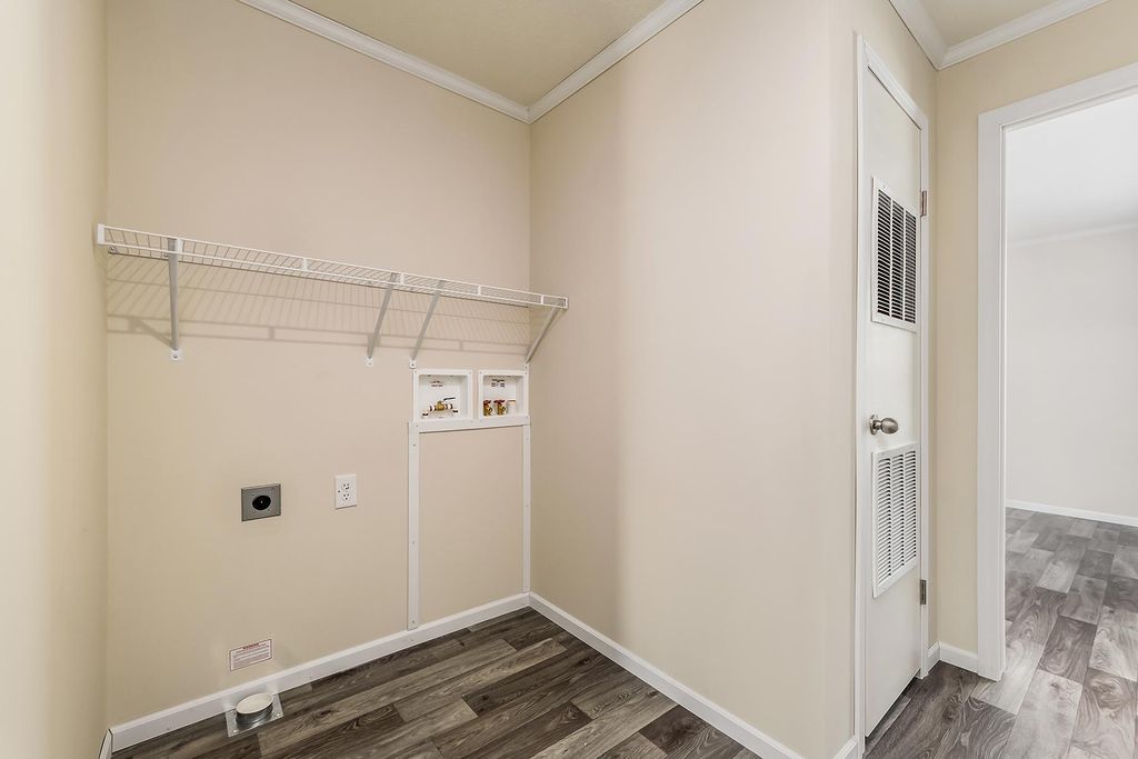 16751 Turner Rd #72, Lansing, MI 48906