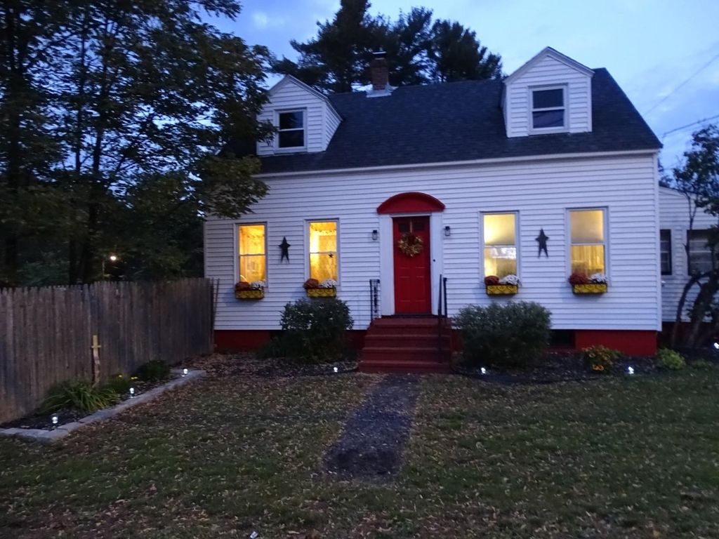 31 NEW ROCHESTER Road, Dover, NH 03820