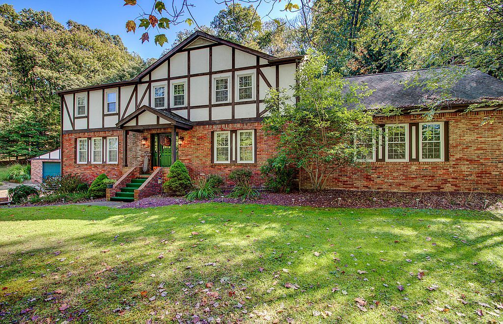 5540 N Montour Rd, Gibsonia, PA 4 Bed, 3 Bath SingleFamily Home