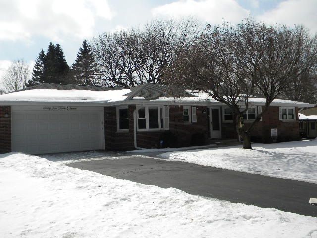4227 Tallwood Ave, Rockford, IL 61114