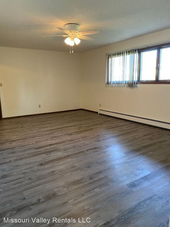 1603 9th Ave NW, Mandan, ND 58554