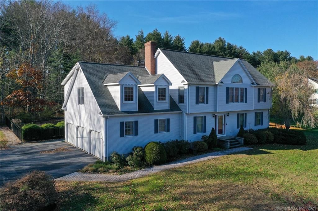 11 High Field Ln, Chester, CT 06412