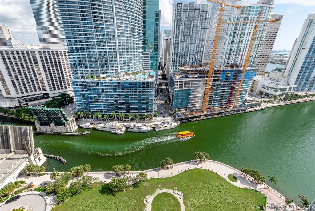 475 Brickell Ave #2615, Miami, FL 33131