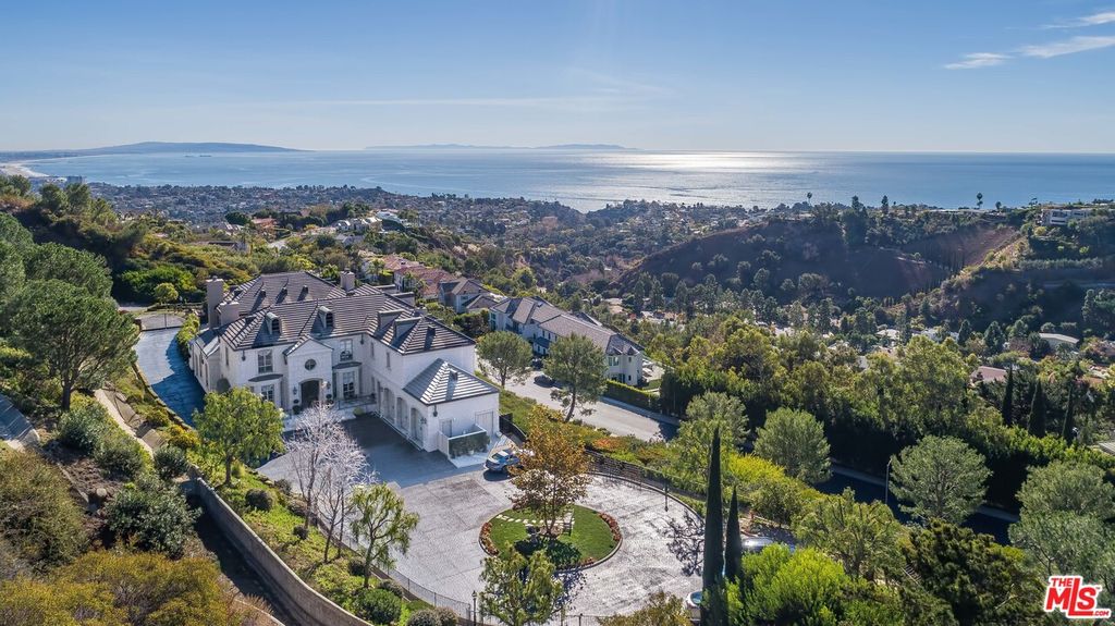 16375 Shadow Mountain Dr, Pacific Palisades, CA 90272