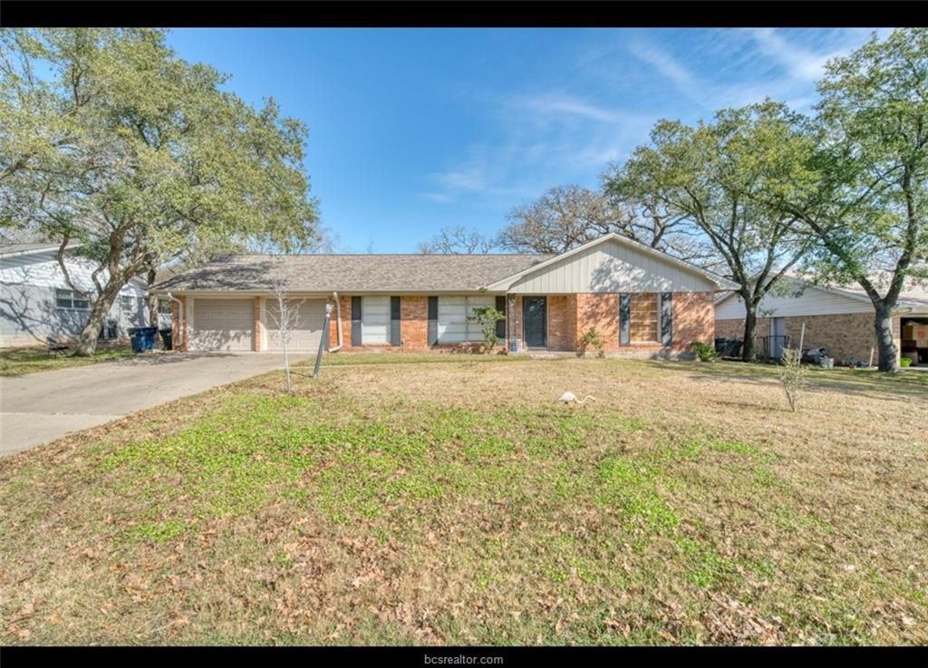 1105 Neal Pickett Dr, College Station, TX 77840