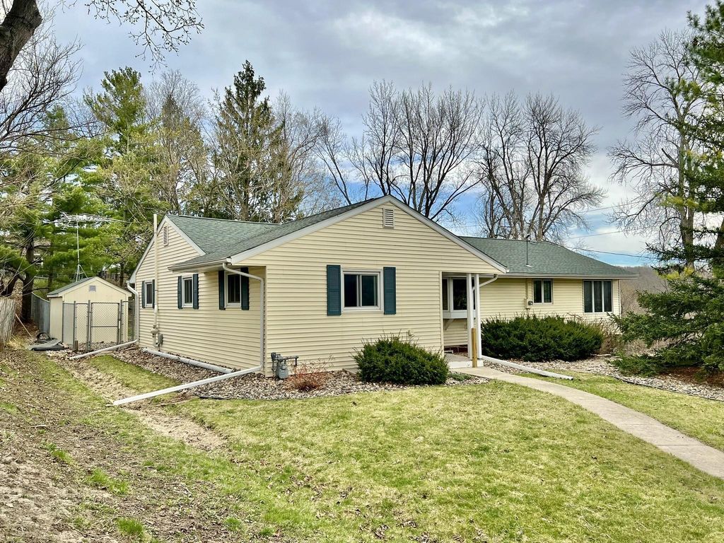 504 Seymour St, Red Wing, MN 55066