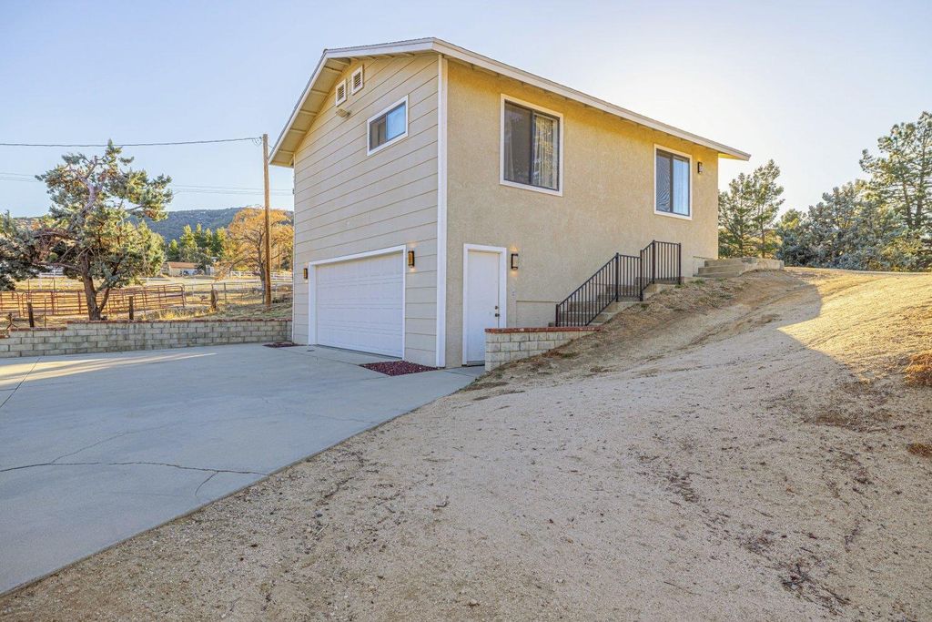 40215 92nd St W, Leona Valley, CA 93551 4 Bed, 2 Bath SingleFamily