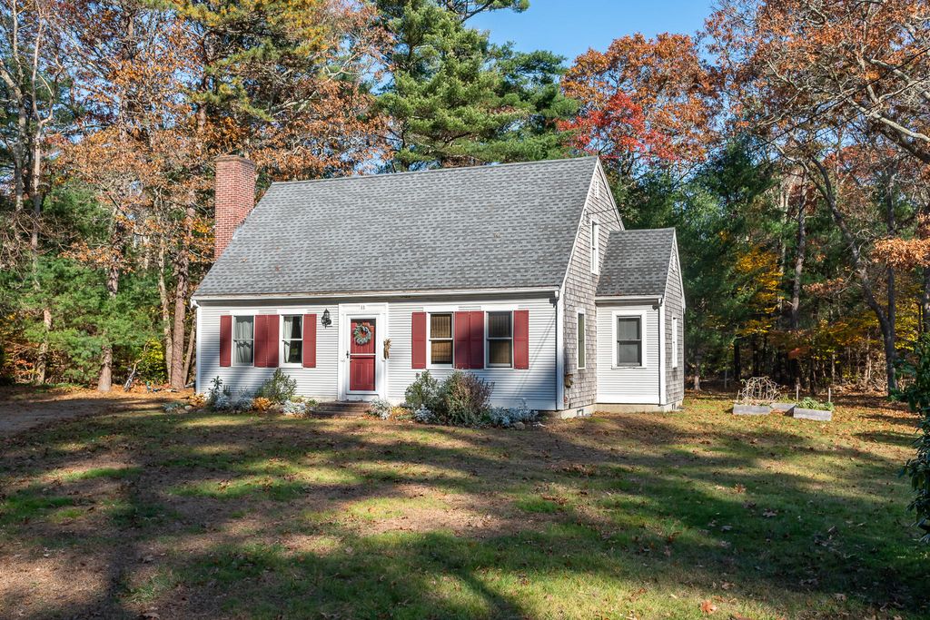 11 Joe Jay Lane, Sandwich, MA 02563